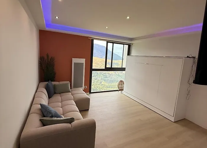 Au Pied Des Pistes *